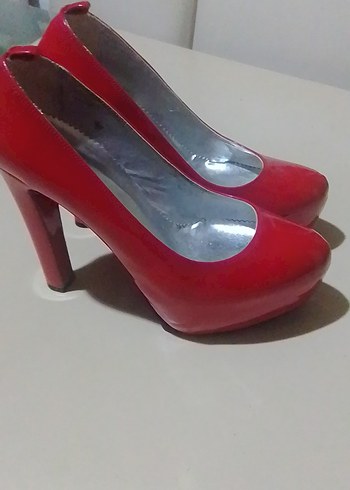 39 Beden Kırmızı Rugan Stiletto Kadın Ayakkabı