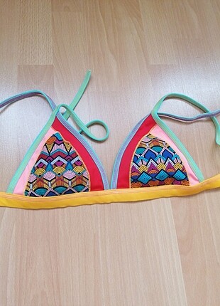 Penti renkli bikini
