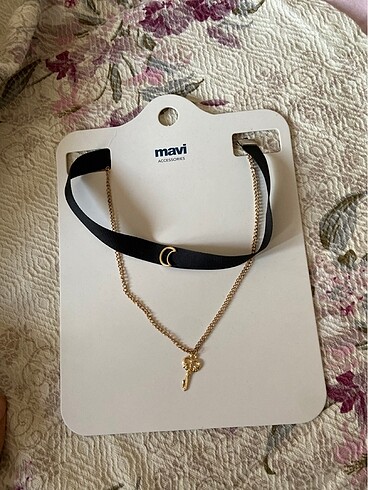 Mavi Jeans Mavi markalı kolye