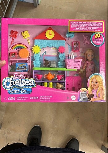 Barbie Barbie oyuncak dükkanı