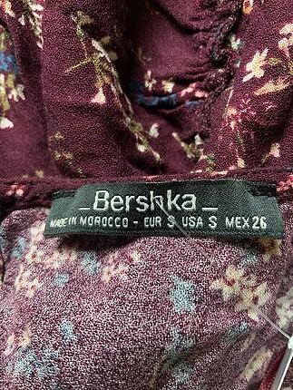 s Beden Bershka Bluz %70 İndirimli.