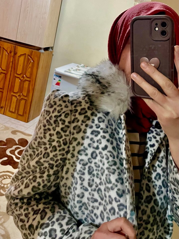 Gri Leopar Desenli Kadın Midi Kaban - Görsel 5