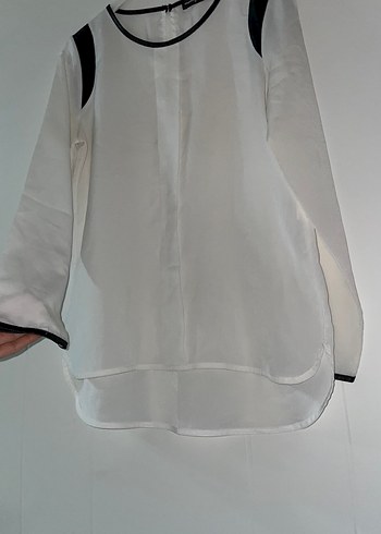 Şeffaf Detayl Beyaz Uzun Kollu Bluz.Siyah kısımları suni deridir - Görsel 3