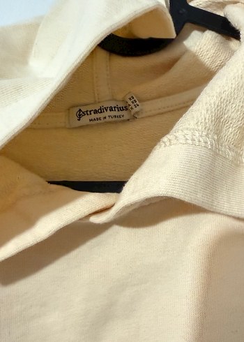 Stradivarius Bej Yüksek Yakalı Kadın Sweatshirt
