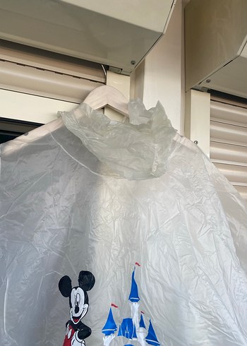 Baskılı Beyaz Midi Yağmurluk Kapüşonlu - Görsel 3