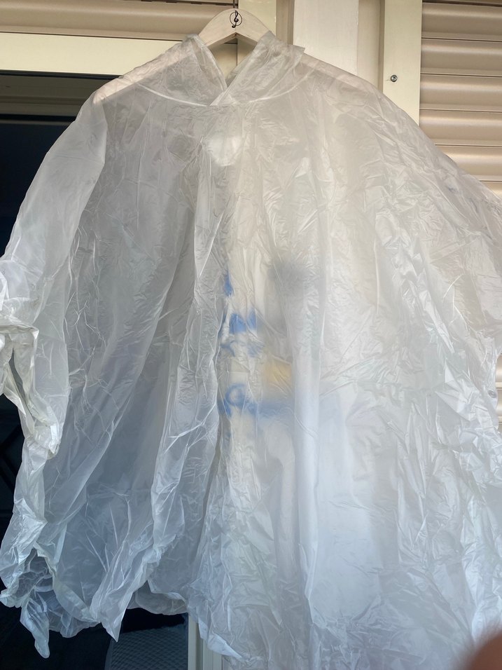 Baskılı Beyaz Midi Yağmurluk Kapüşonlu - Görsel 4