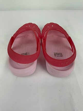 Crocs Crocs Terlik & Sandalet %70 İndirimli.