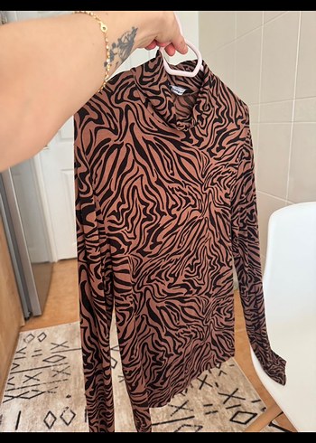 Stradivarius Kahverengi Zebra Desenli Uzun Kollu Bluz - Görsel 3