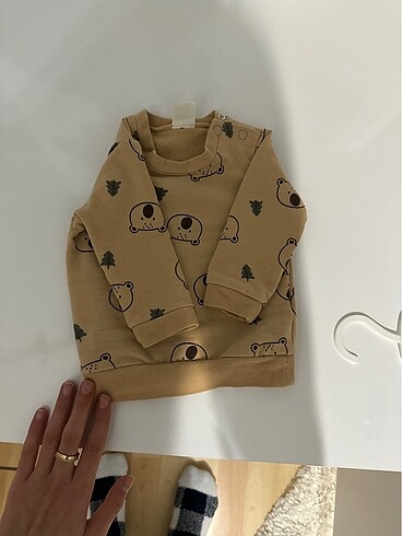 Civil baby üst