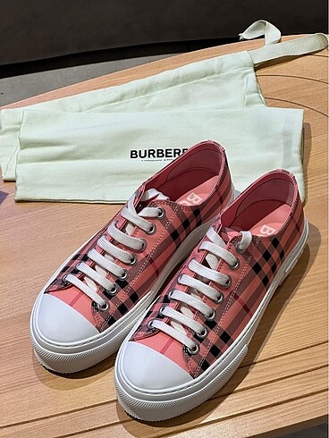Burberry Ayakkabı