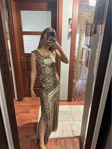 Trendyol & Milla Leopar Kadife Uzun Yırtmaçlı Elbise