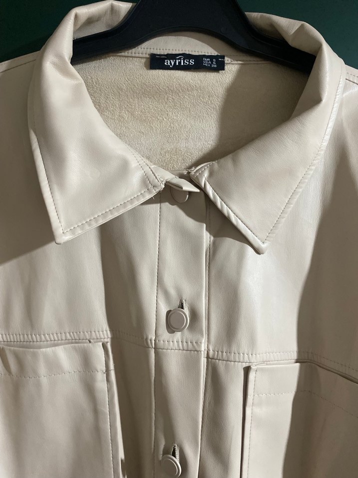 Düğmeli Bej Midi Deri Ceket - Görsel 3