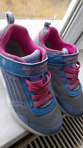 Skechers 30 no temiz ve Skechers 29 ikisi 200 tl