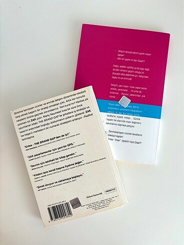 2 adet kitap.