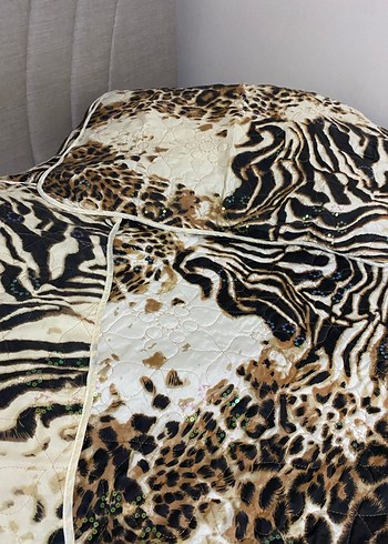 Kahverengi Zebra Desenli Yatak Örtüsü - Görsel 2