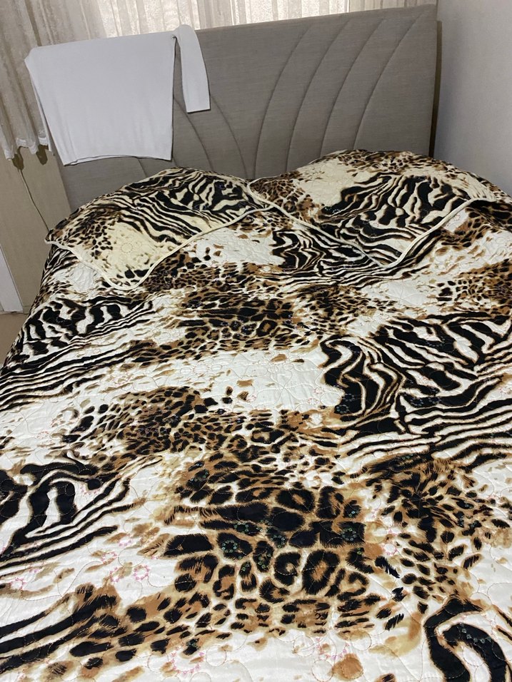 Kahverengi Zebra Desenli Yatak Örtüsü - Görsel 3