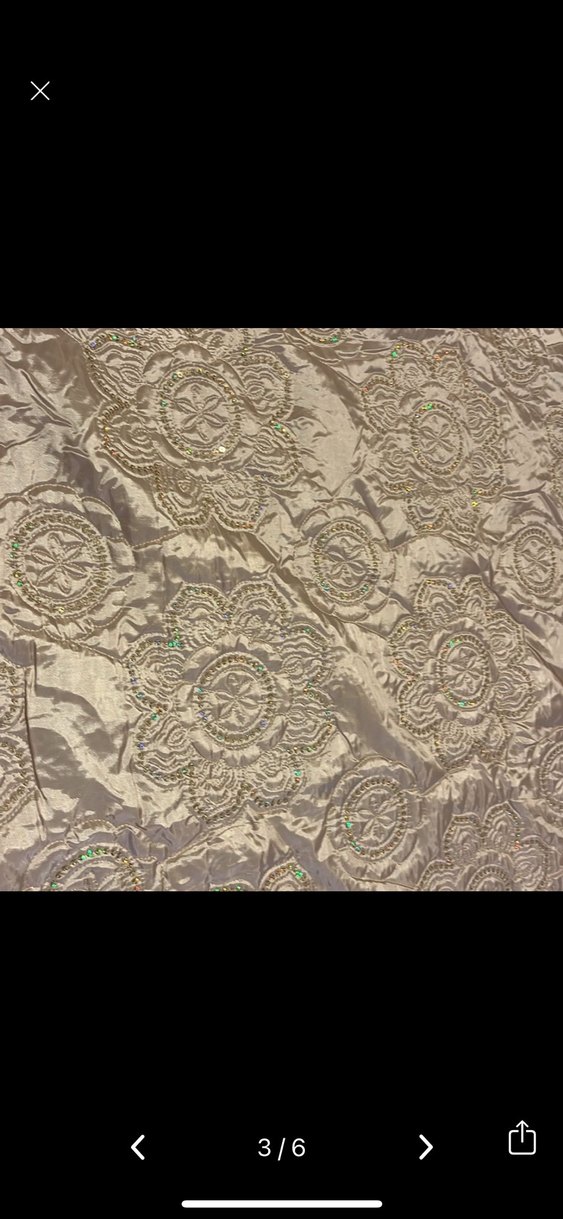 İşlemeli Parlak Beyaz Yatak Örtüsü - Görsel 3