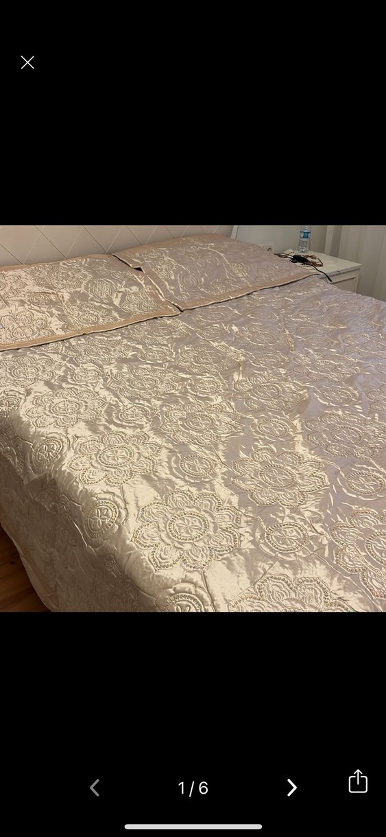 İşlemeli Parlak Beyaz Yatak Örtüsü - Görsel 2