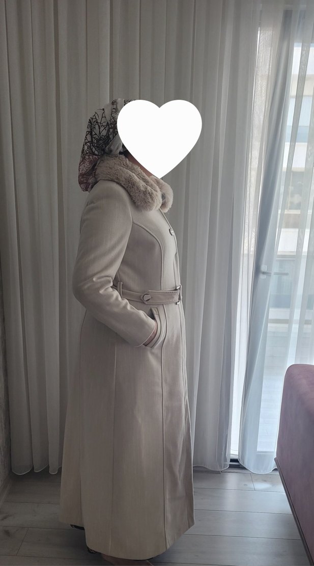 Kürk Detaylı Bej Uzun Kadın Kaban - Görsel 3