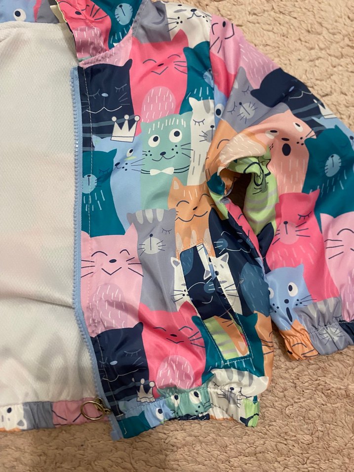 Kız Çocuk Kapüşonlu Baskılı Yağmurluk - Görsel 3