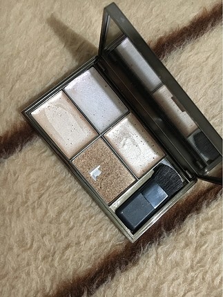 sleek highlighter palet