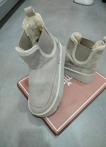 Bot ugg yenı 