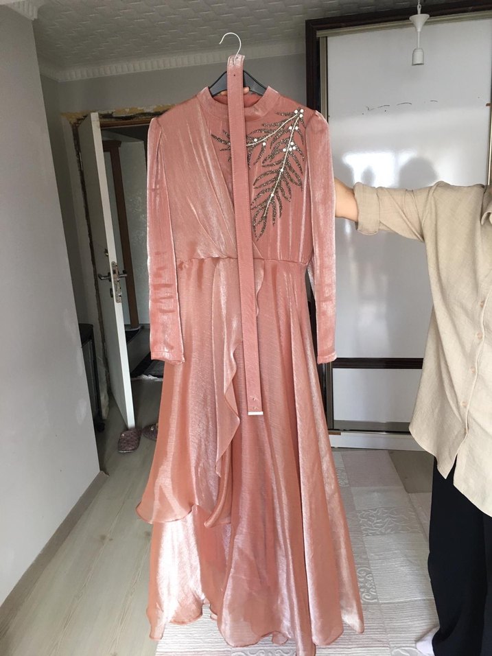 Pembe Uzun Kollu Drapeli Kadın Abiye Elbise - Görsel 2