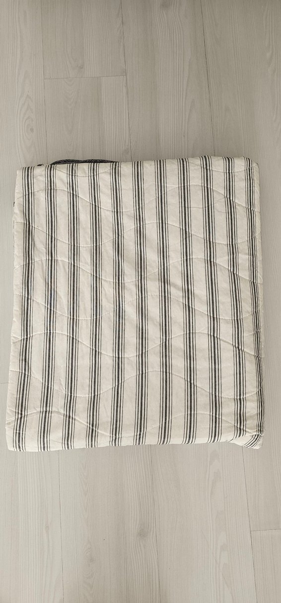 Gri Çizgili Beyaz Yatak Örtüsü - Görsel 2