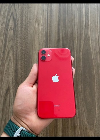 Kırmızı iPhone 11