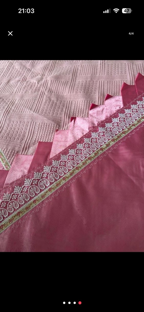 Pembe İşlemeli Parlak Yatak Örtüsü - Görsel 3