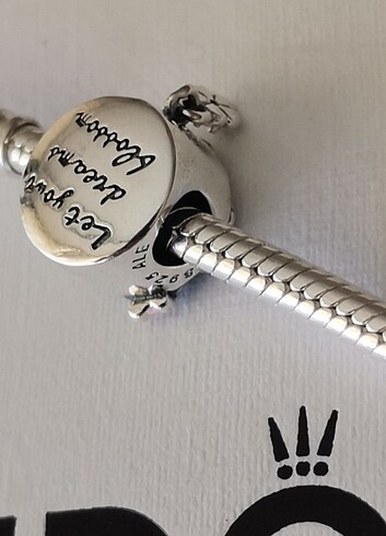 Beden İlkbahar charm