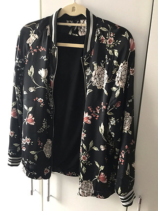 H&M Çiçekli Saten Üst