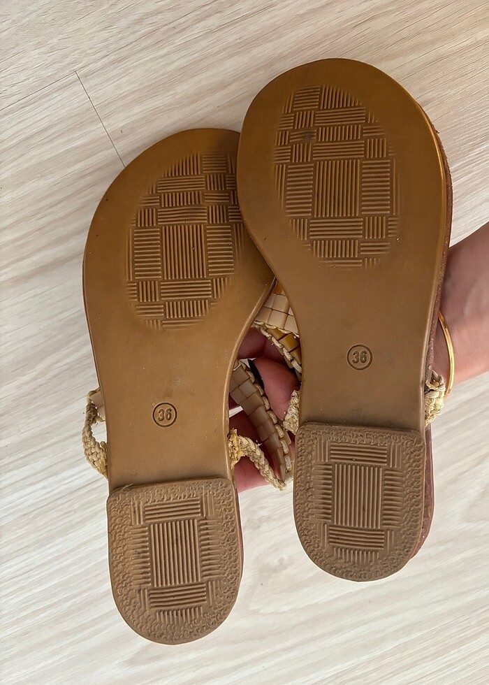 Boncuk Detaylı Parmak Arası Terlik - Görsel 3