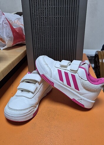 Adidas 29 numara kız çocuk ayakkabı