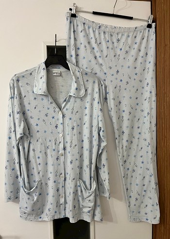 Uzun Kollu Mavi Desenli Kadın Pijama Takımı