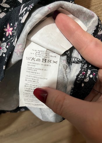 Çiçek desenli V Yakalı Kısa Kollu Bluz - Görsel 6