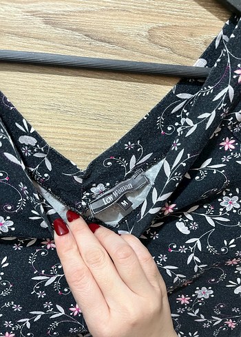 Çiçek desenli V Yakalı Kısa Kollu Bluz - Görsel 3