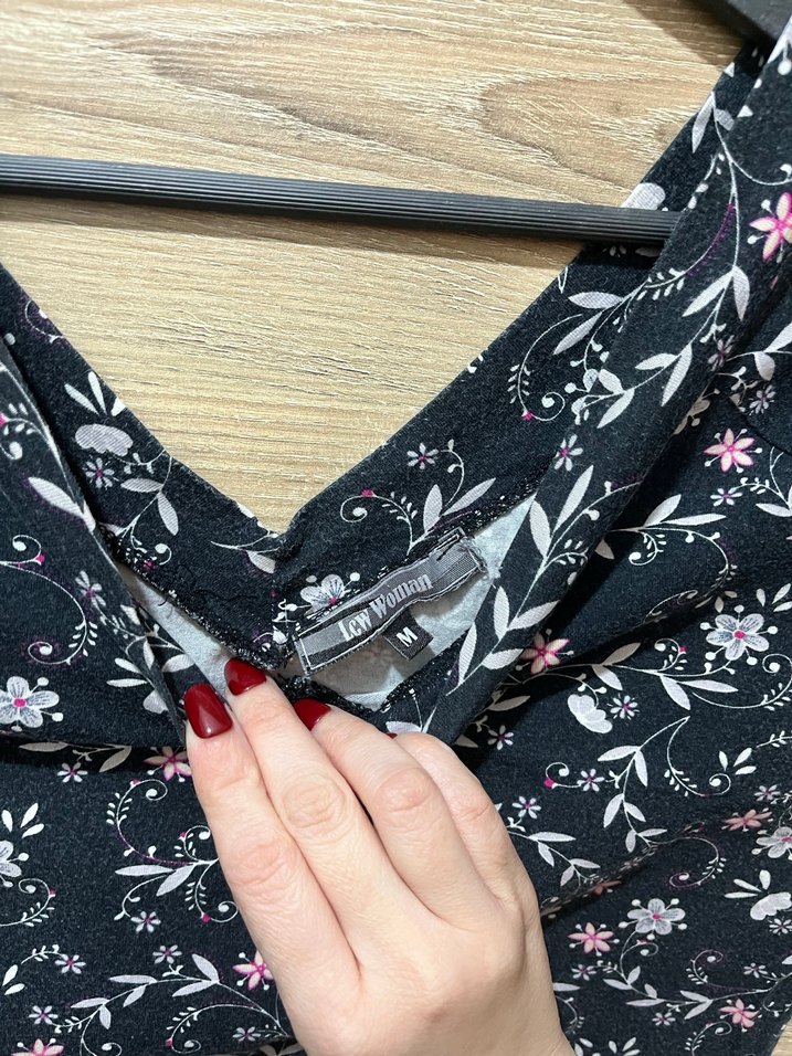 Çiçek desenli V Yakalı Kısa Kollu Bluz - Görsel 3