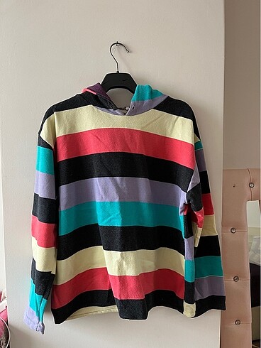 Kapşonlu çizgili sweatshirt