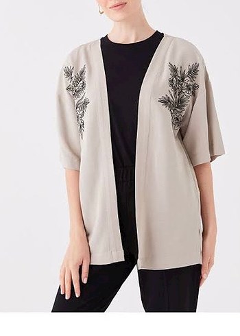 Nakışlı Bej Midi Kadın Kimono