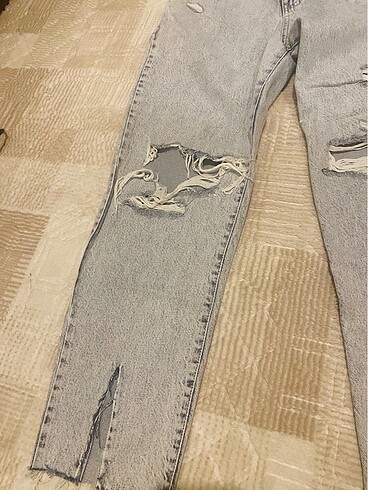 Yırtıklı jean - Görsel 3