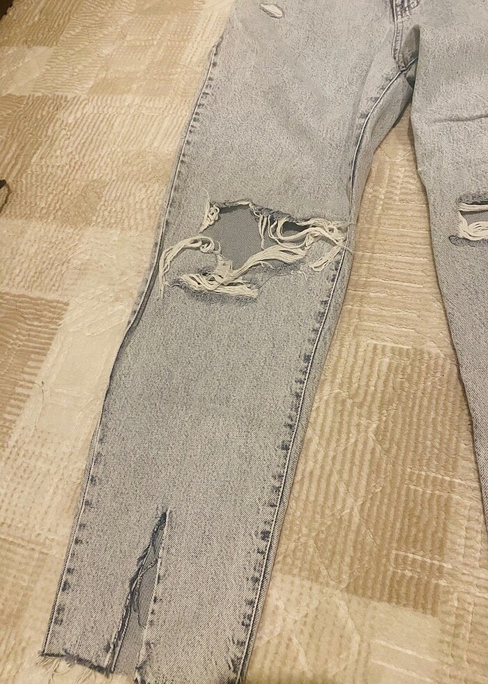Yırtıklı jean - Görsel 3