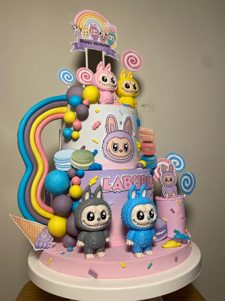 Renkli Pastel LABUBU Figürlü maket pasta - Görsel 5