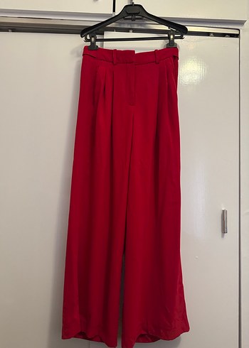 Kırmızı Pilili Kadın Kumaş Pantolon