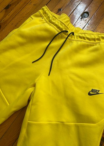 l Beden Nike Tech Fleece Sarı