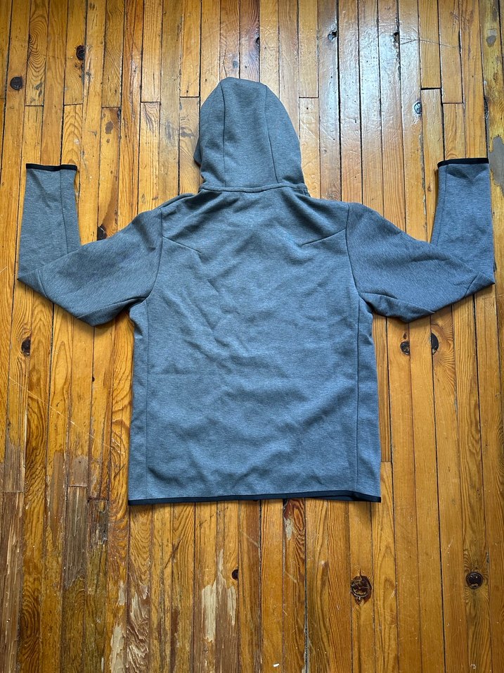 Nike Tech Fleece Liverpool Özel Seri - Görsel 4