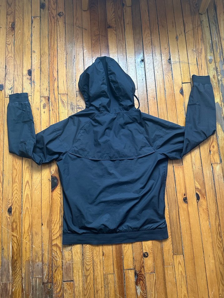 Nike Siyah Kapüşonlu Erkek Yağmurluk - Görsel 4