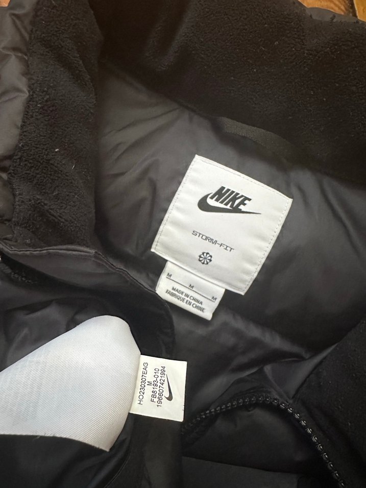 Nike Storm-Fit Yelek Orjinal M Beden - Görsel 3