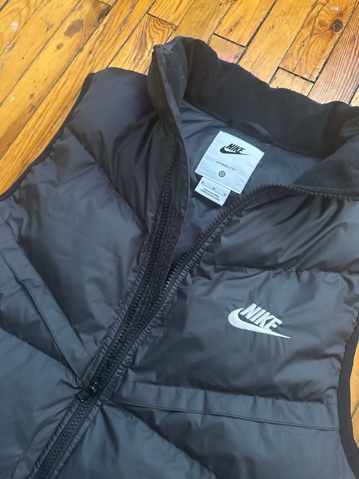 Nike Storm-Fit Yelek Orjinal M Beden - Görsel 2