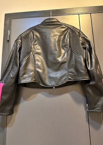 xl Beden Kemer Detaylı Kısa Pembe Siyah Deri Biker Ceket